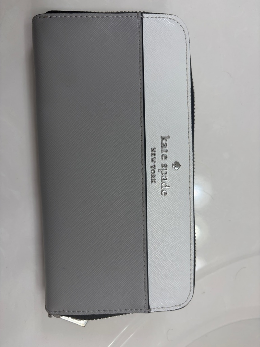 kate spade Two-Tone Gray and White Zip Wallet